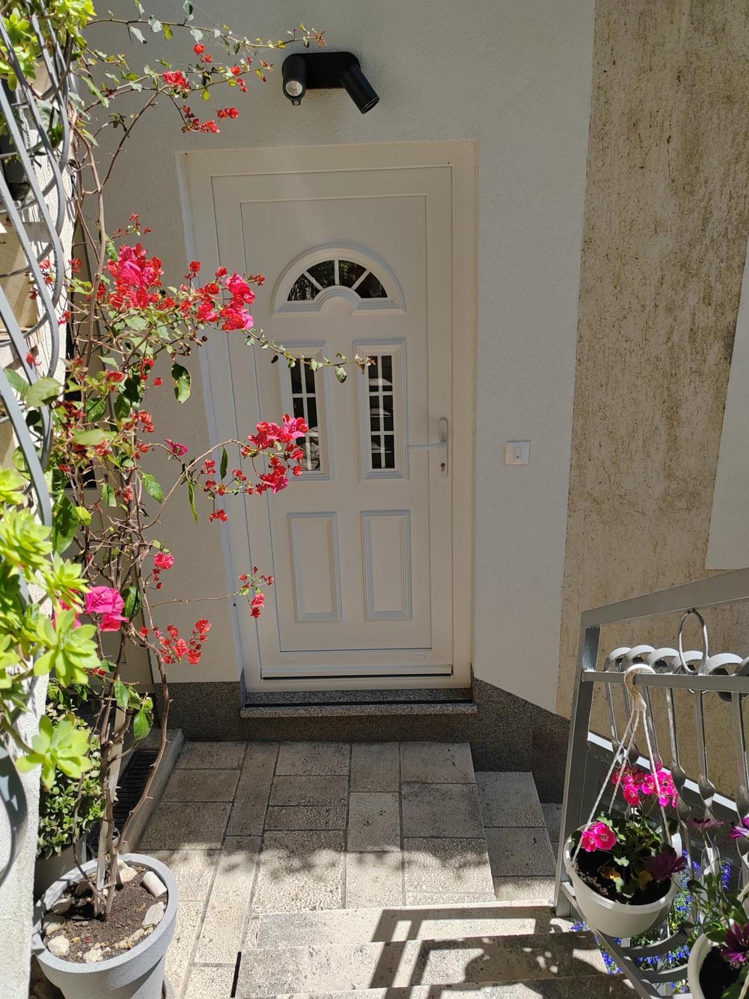 Apartment Navika Omiš Εξωτερικό φωτογραφία